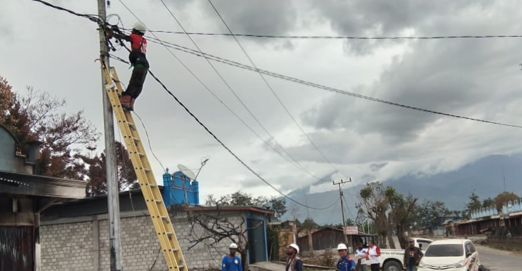 Minggu Lakukan Perbaikan Pln Sukses Pulihkan Jaringan Kelistrikan Di