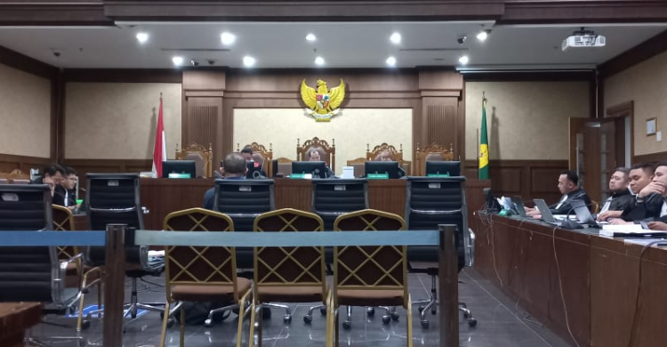 Bos Moratelindo Galumbang Menak Jalani Sidang Tuntutan Korupsi Bts