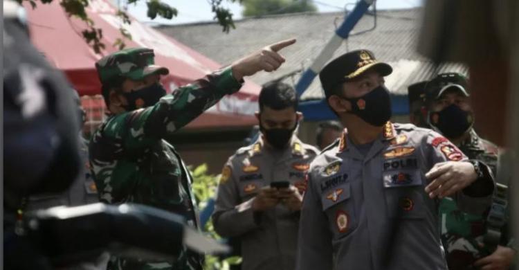 Panglima TNI Dan Kapolri Tinjau Penyekatan Jalan Di Daan Mogot