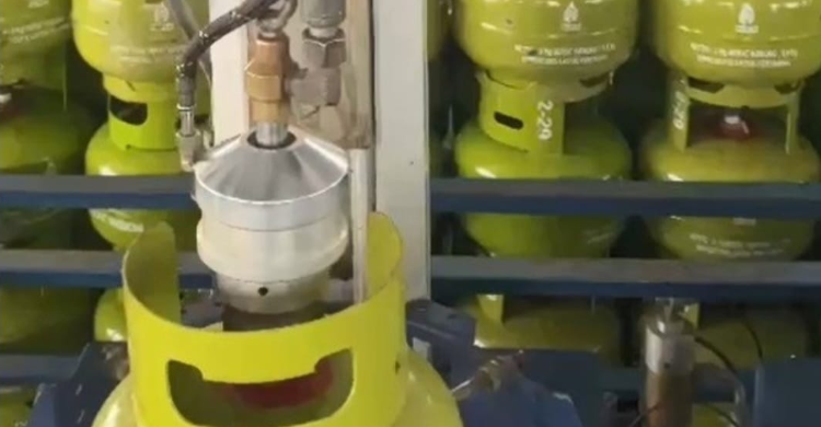 Sidak Sppbe Di Riau Pertamina Pastikan Pengisian Lpg Sesuai Standar