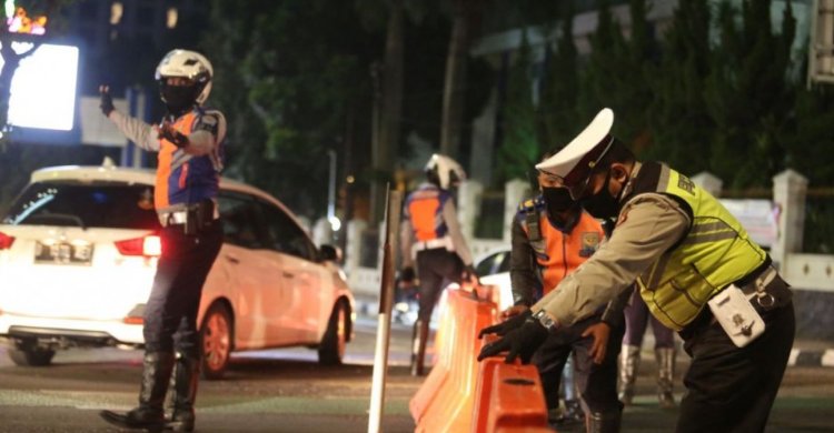 Buka Tutup Jalan Di Bandung Cegah Penyebaran Covid 19