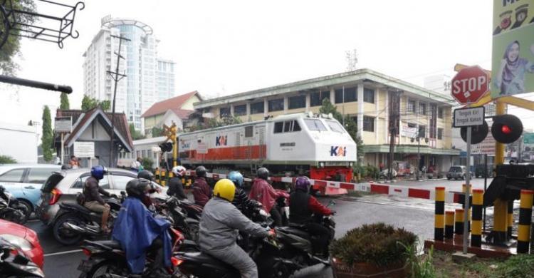 Tanggung Jawab Bersama Keselamatan Di Perlintasan Kereta Api