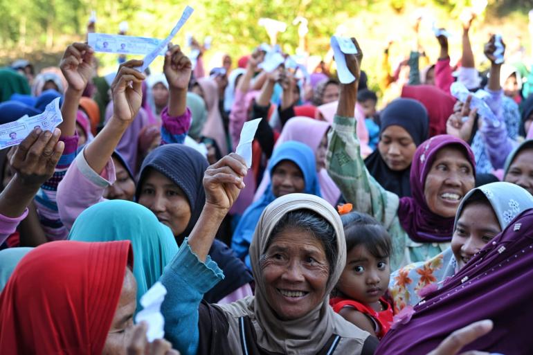 Cuma Rp Ribu Masyarakat Pamekasan Bisa Tebus Sembako Murah Relawan