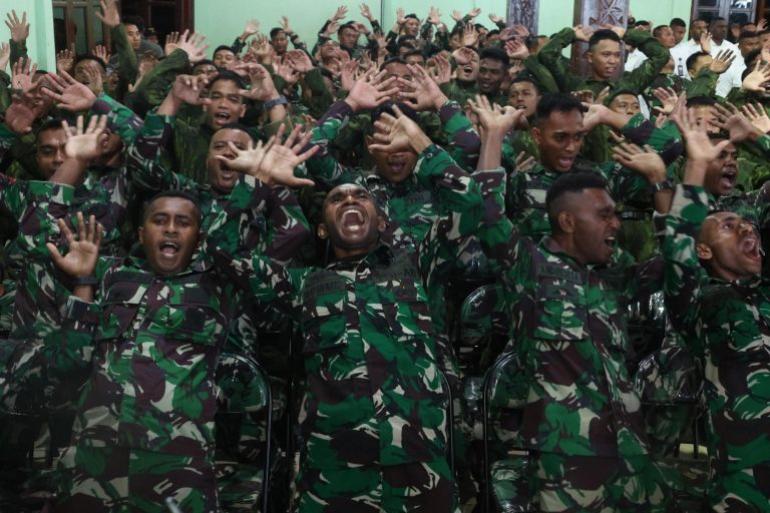 Presiden Menhan Sapa Prajurit TNI Di Papua Berikan Bantuan Obat Dan