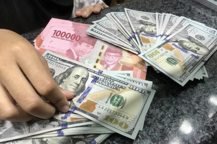 Menguat Tipis Rupiah Pagi Ini Dibuka Di Level Rp 15 628