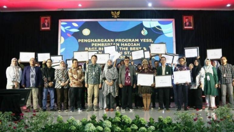 Pelaksana Pendamping Petani Milenial Jatim Sabet Penghargaan Kementan