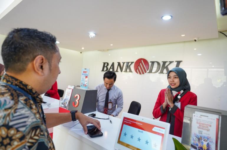 Predikat Platinum Bank Dki Dinobatkan Sebagai Bank Pembiayaan Terbaik