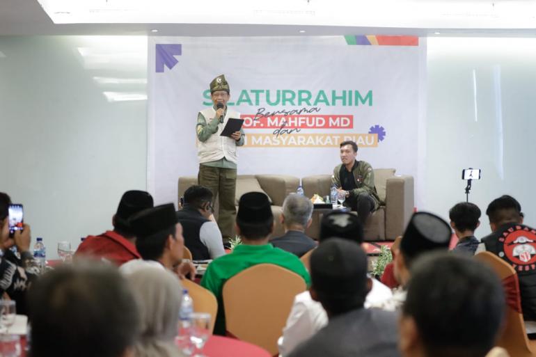 Temui Tokoh Adat Melayu Di Riau Mahfud Janji Usung Pembangunan Berkeadilan