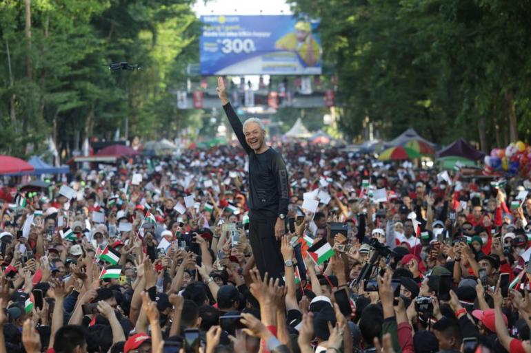 Warga Antusias Jalan Sehat Ganjar Di Makassar Jadi Lautan Manusia