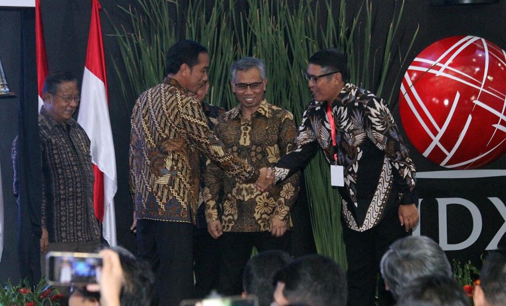 Jokowi Tutup Perdagangan Saham