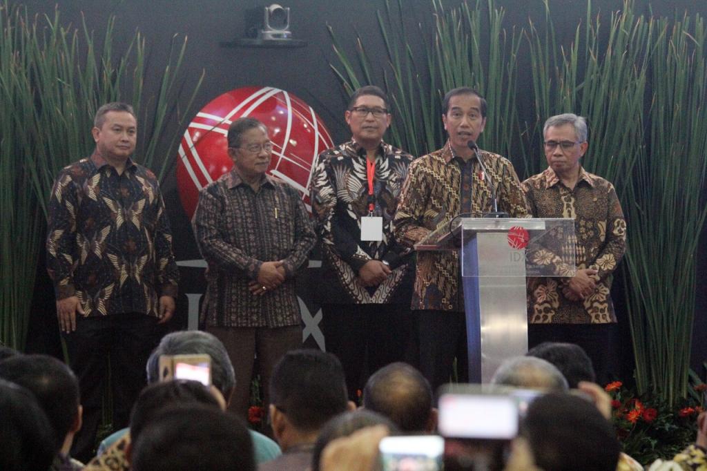 Jokowi Tutup Perdagangan Saham