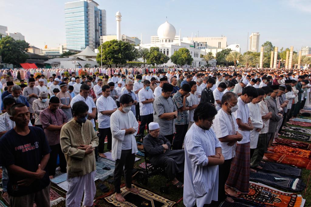 Salat Idul Adha H Di Masjid Agung Al Azhar