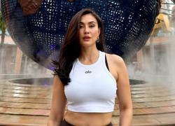 Agnez Mo, Dapat Kado Tiga Kerambit