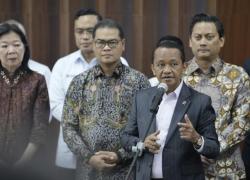 Bahlil Turunkan Harga LNG Industri Demi Jaga Daya Saing & Lapangan Kerja