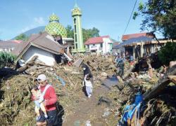 Banjir Bandang Sumbar Tewaskan 44 Orang