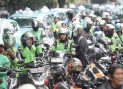 Bebaskan Trotoar Dari Ojol, Gubernur Minta Aplikator Sediakan Kantong Parkir