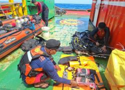 Cari Korban, 6 Penyelam Elite Basarnas Diterjunkan Sisir Bagian Dalam KM Virgo 8