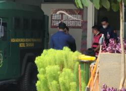 Dijemput Mobil Tahanan Kejagung, Febrie Keluar dari Rutan KPK