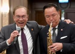 Duet PM Malaysia Dan Thailand Ramaikan Jamuan Makan Siang Anwar Nyanyi My Way, Anutin Main Saksofon