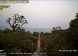 Gunung Anak Krakatau Batuk 10 Detik, Tinggi Kolom Erupsi Tidak Teramati