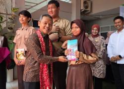 Hari Bahasa Isyarat, Wamen Fajar Pastikan Digitalisasi Ramah ABK
