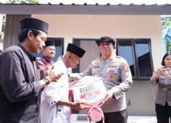 Hari Bhayangkara ke-80, Polri Bedah 80 Rumah, Bapak Usin Kini Punya Hunian Baru