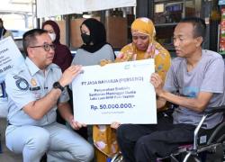 Jasa Raharja Serahkan Santunan Korban KMP Putri Yasmin