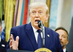 Jelang Pemilu Sela, Trump Siap Turun Gunung AS Kembali Bombardir Iran Di Selat Hormuz