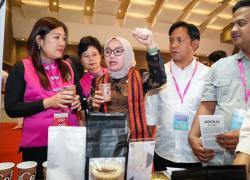 Kemenkop Dorong Koperasi Naik Kelas Lewat Akses Pasar Global