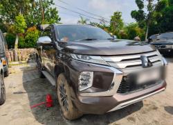 KPK Sita Mobil Pajero Sport dari Istri Bupati Kuansing