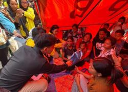 Kunjungi Korban Gempa NTT, Gibran Boyong Mahasiswa UI