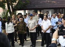 Mendikdasmen Dampingi Menko PMK Tinjau Sekolah Hasil Revitalisasi