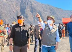 Menhut Raja Juli Antoni Cek Kebakaran Bromo, Pastikan Penanganan Terkoordinasi