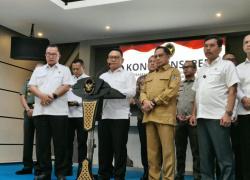 Menko Polkam Sebut Presiden Intens Pantau Karhutla, Bakal Gelar Rapat Siang Ini