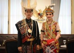 Pakai Baju Adat Rote, Cara Gibran Diplomasikan Budaya RI
