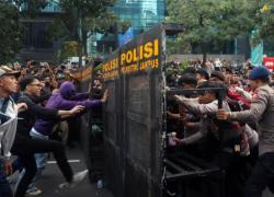 Polisi Berjaga Tanpa Senpi, Demo Mahasiswa Ajukan 5 Tuntutan