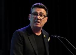 Resmi Jadi PM Inggris, Diwarisi Segunung Persoalan Andy Burnham Cuci Piring Kekacauan Pendahulunya