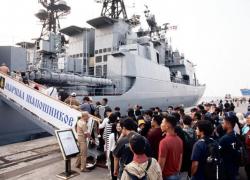 RFS Admiral Tributs & Fregat RFS Marshal Shaposhnikov Mampir Ke Tanjung Priok Warga Padati Open Ship Kapal Perang Rusia
