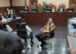 Senyum Tipis Febrie Adriansyah Jelang Sidang Dakwaan Pemerasan dan TPPU