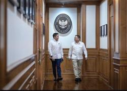 Seskab Teddy Bertemu Haji Isam, Ngomongin Apa?