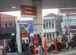 Soal Kenaikan Harga BBM, Seskab: Pertamax RI Termurah Di Dunia