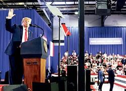 Stop Keliling Jelang Pemilu Sela Suaranya Serak, Trump Pilih Kampanye Virtual