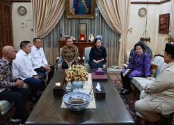 Takziah Almarhum Guruh, Prabowo Kunjungi Mega
