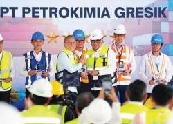 Tinjau Dermaga Petrokimia Gresik Zulhas: Pelabuhan Modern Kunci Ketahanan Pangan
