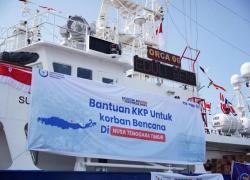 Trenggono Kerahkan Kapal Pengawas Perikanan Angkut Bantuan Kemanusiaan ke NTT