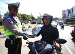 Warga Senang Aplikasi Korlantas Bikin Bayar Pajak Motor Cukup dari Rumah