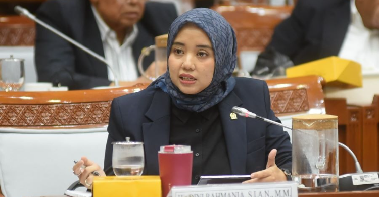 Agar Bansos Tepat Sasaran DPR Sarankan Evaluasi Data Berkala?