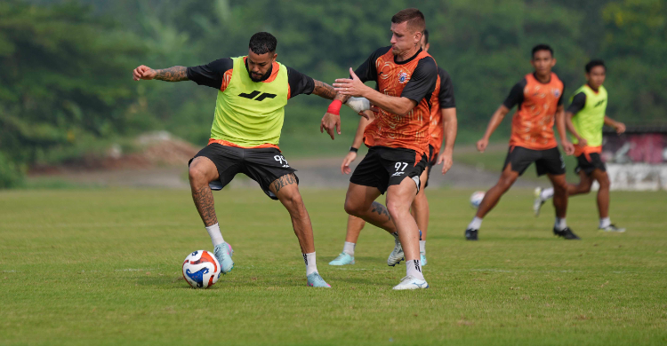 Persija Vs Malut United, Duel Ketat Di JIS