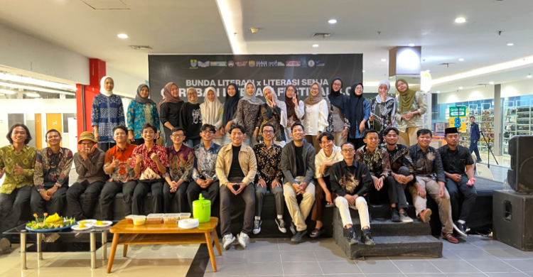 Caruban Literasi Festival 8 0 Rian Haryanto Dan Visi Melek Hidup 8 Tahun Menghidupkan Literasi Di Cirebon? — INDONESIA — ERYU PROJECT