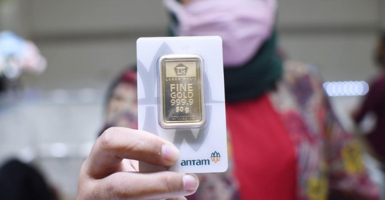 Cetak Rekor, Harga Emas Tembus Rp 1.371.000 Per Gram